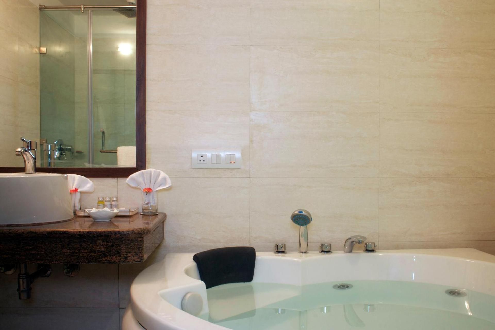 Suite - 1 King Bed