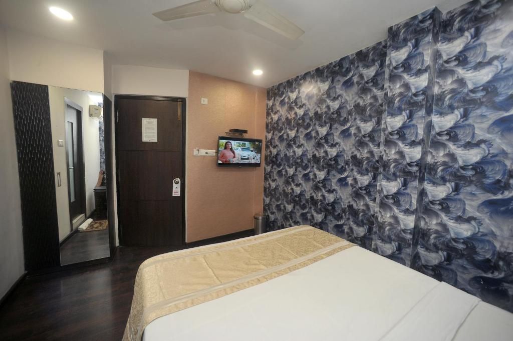 Hotel Lee International Standard Ac Room with Free WiFi 4