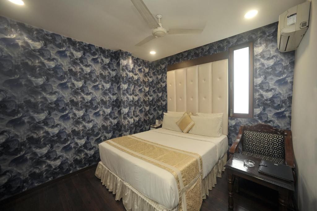 Hotel Lee International Standard Ac Room with Free WiFi 3