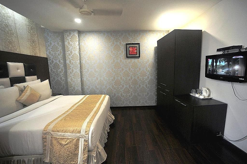 Hotel Lee International Standard Ac Room with Free WiFi 2