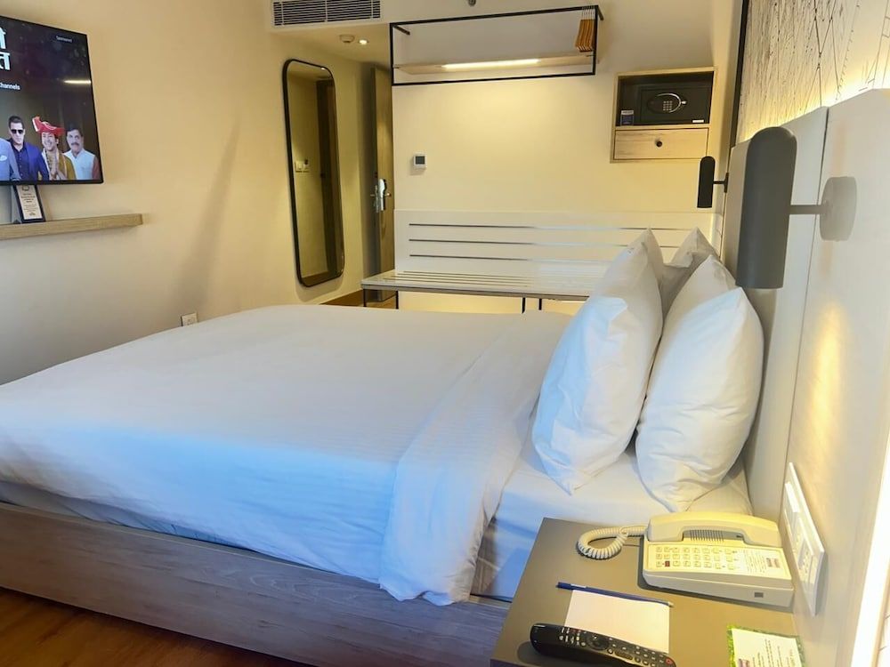 undefined Hometel Chandigarh - A Sarovar Hotel 5