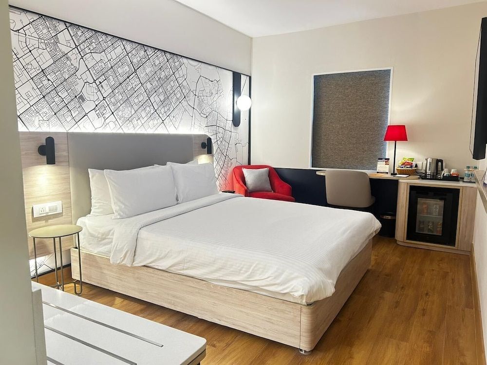 undefined Hometel Chandigarh - A Sarovar Hotel 4