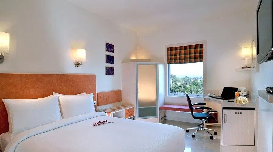 undefined Hometel Chandigarh - A Sarovar Hotel 5