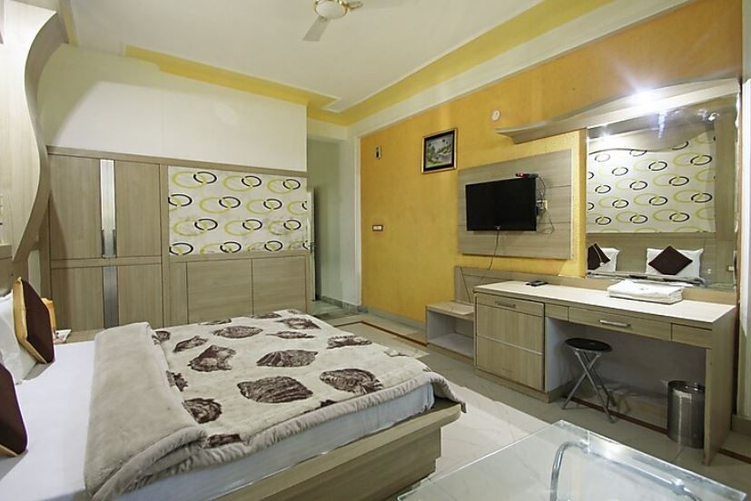 Super Deluxe Bedroom