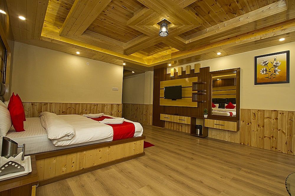 Hotel Ishaan (2 Min drive From Mall Road)