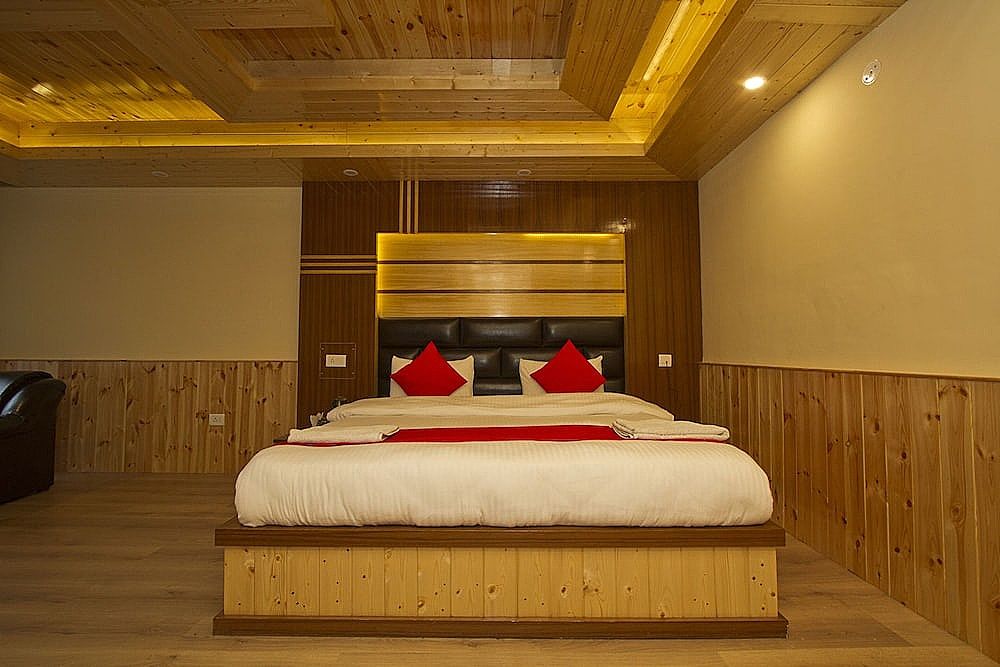 Hotel Ishaan (2 Min drive From Mall Road)