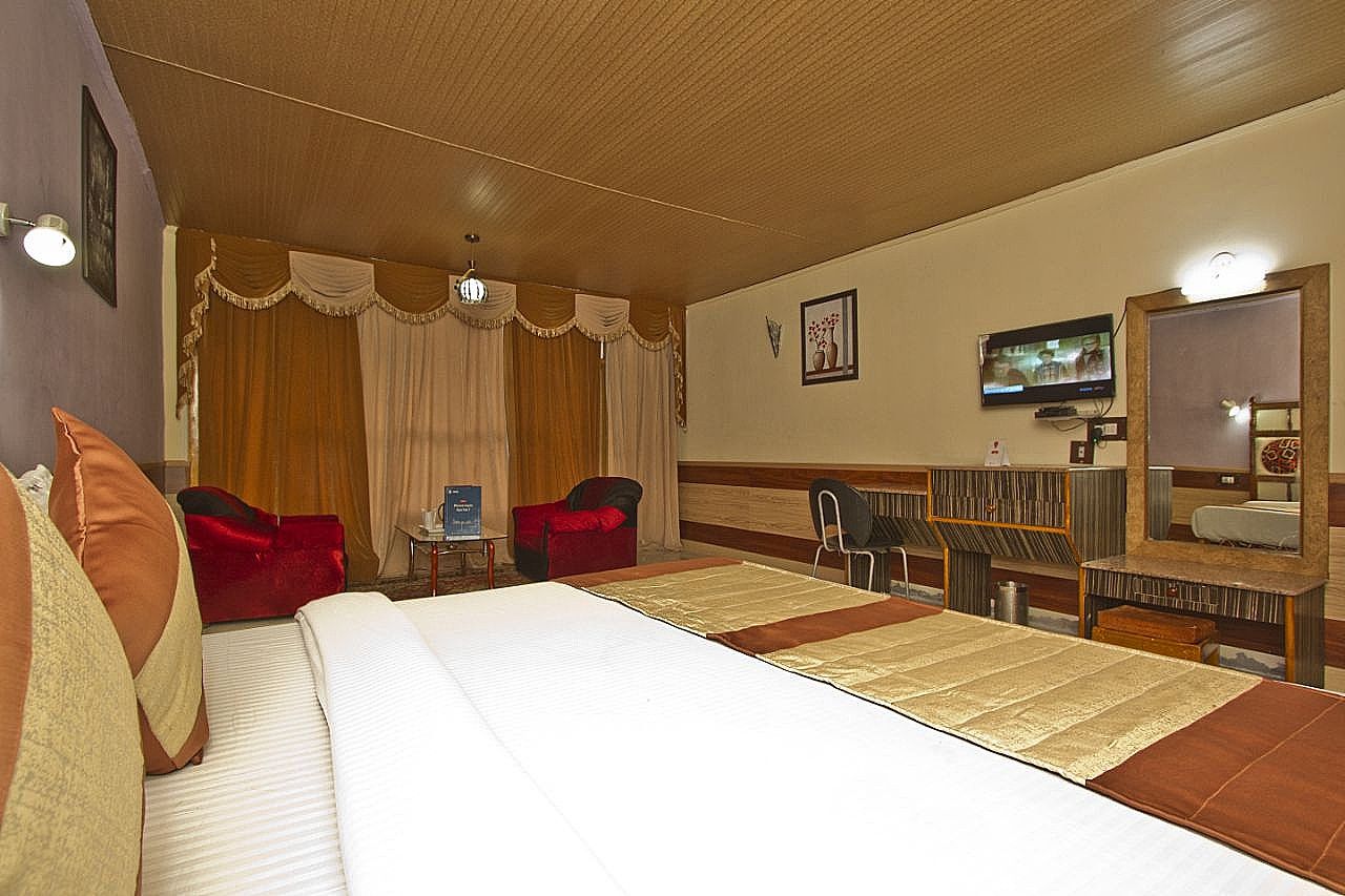 Hotel Ishaan (2 Min drive From Mall Road)