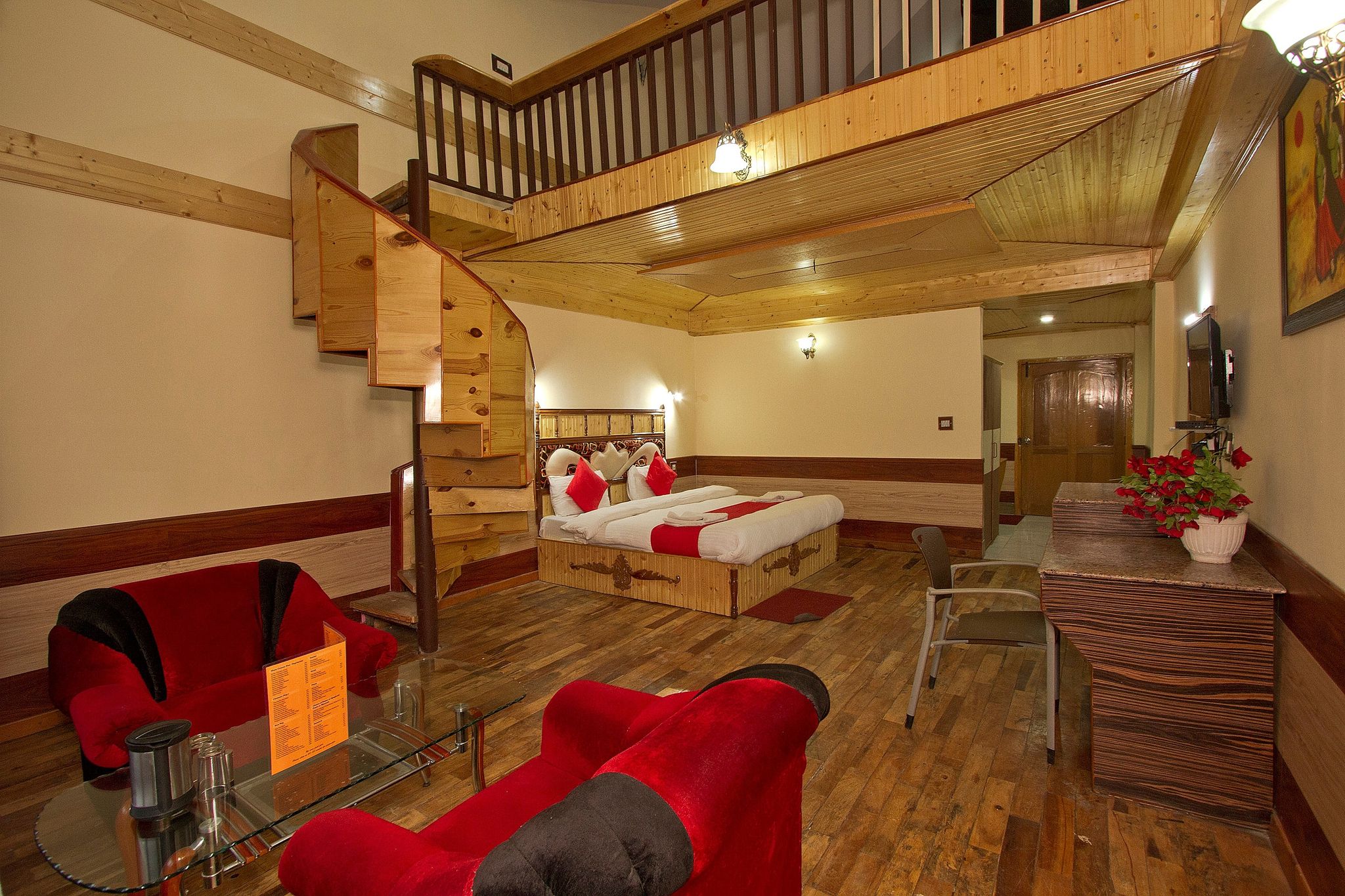 Hotel Ishaan (2 Min drive From Mall Road)