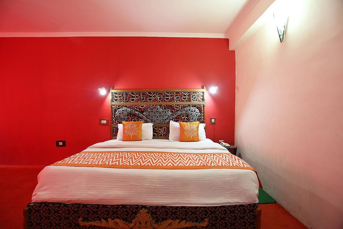 Hotel Ishaan (2 Min drive From Mall Road)