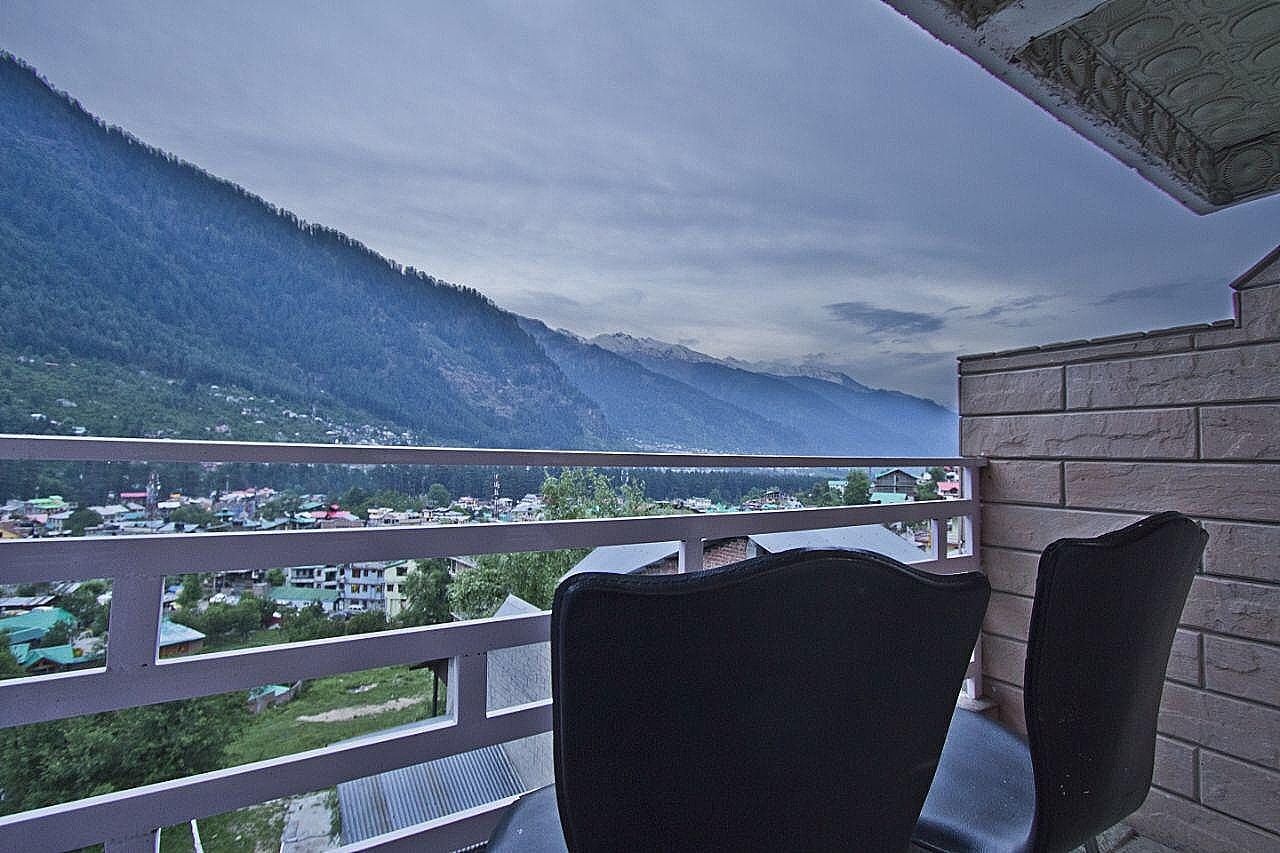 Hotel Ishaan (2 Min drive From Mall Road)