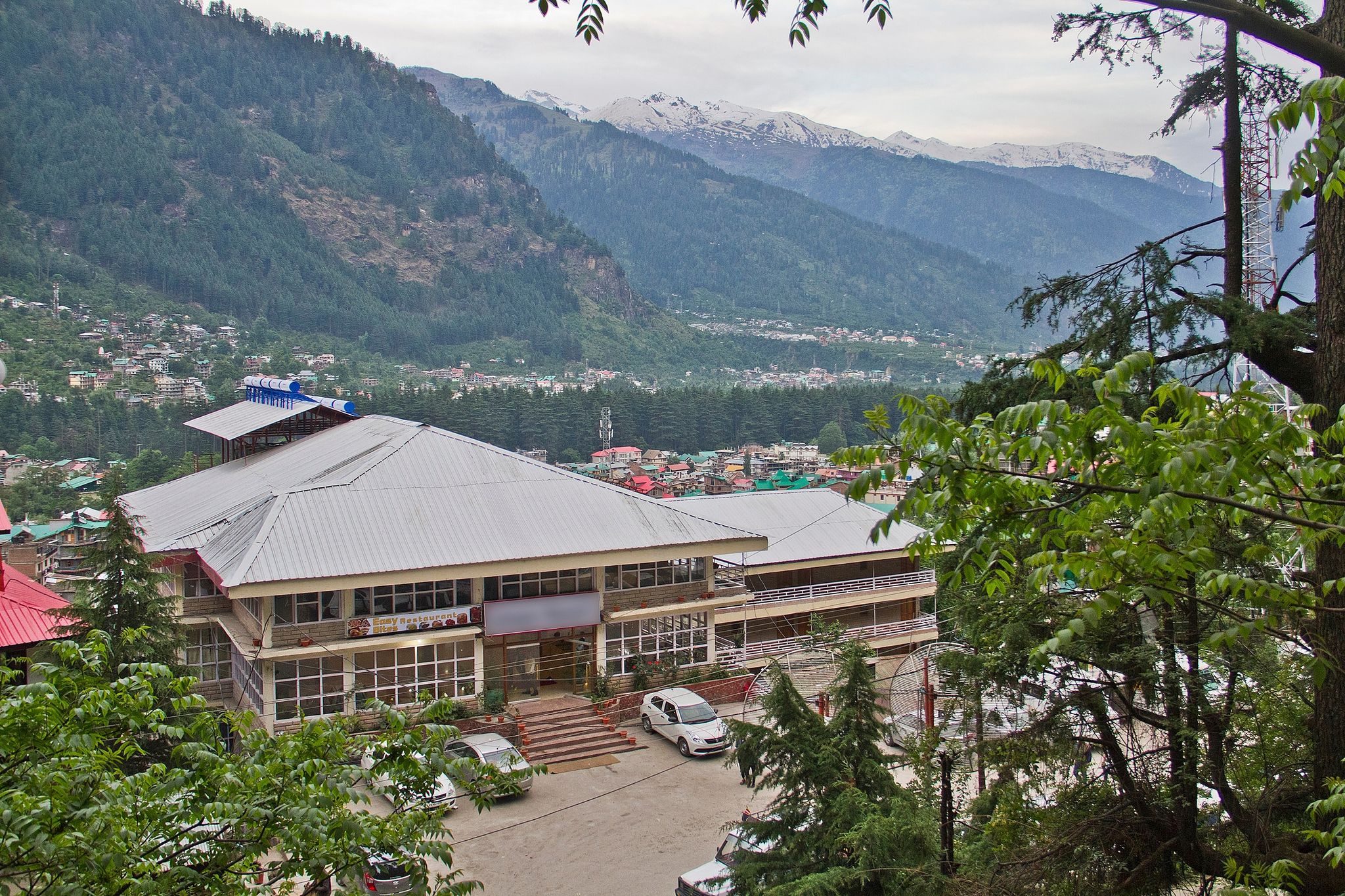 Hotel Ishaan (2 Min drive From Mall Road)