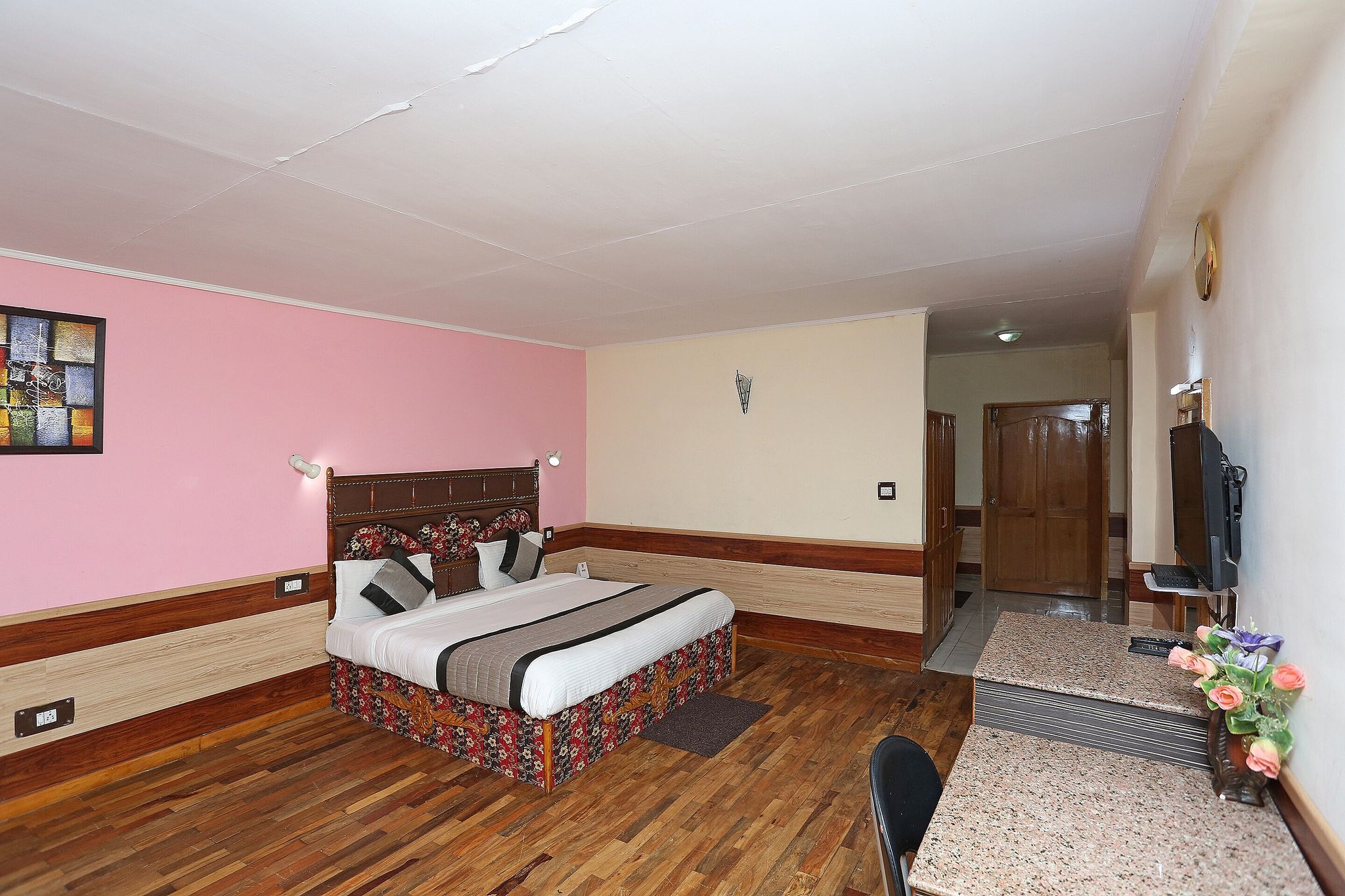 Hotel Ishaan (2 Min drive From Mall Road)