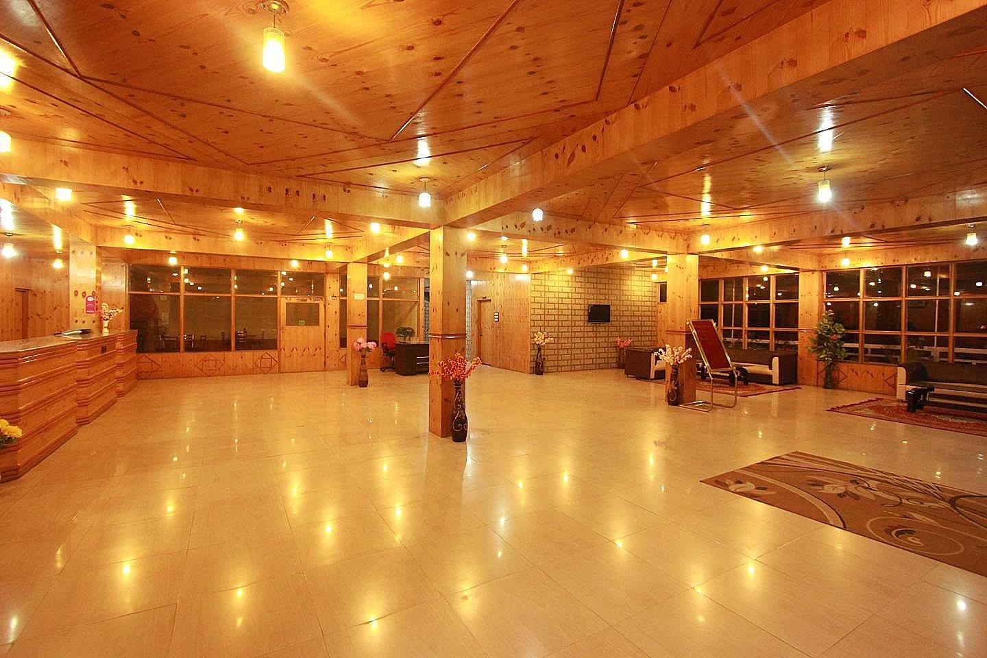 Hotel Ishaan (2 Min drive From Mall Road)