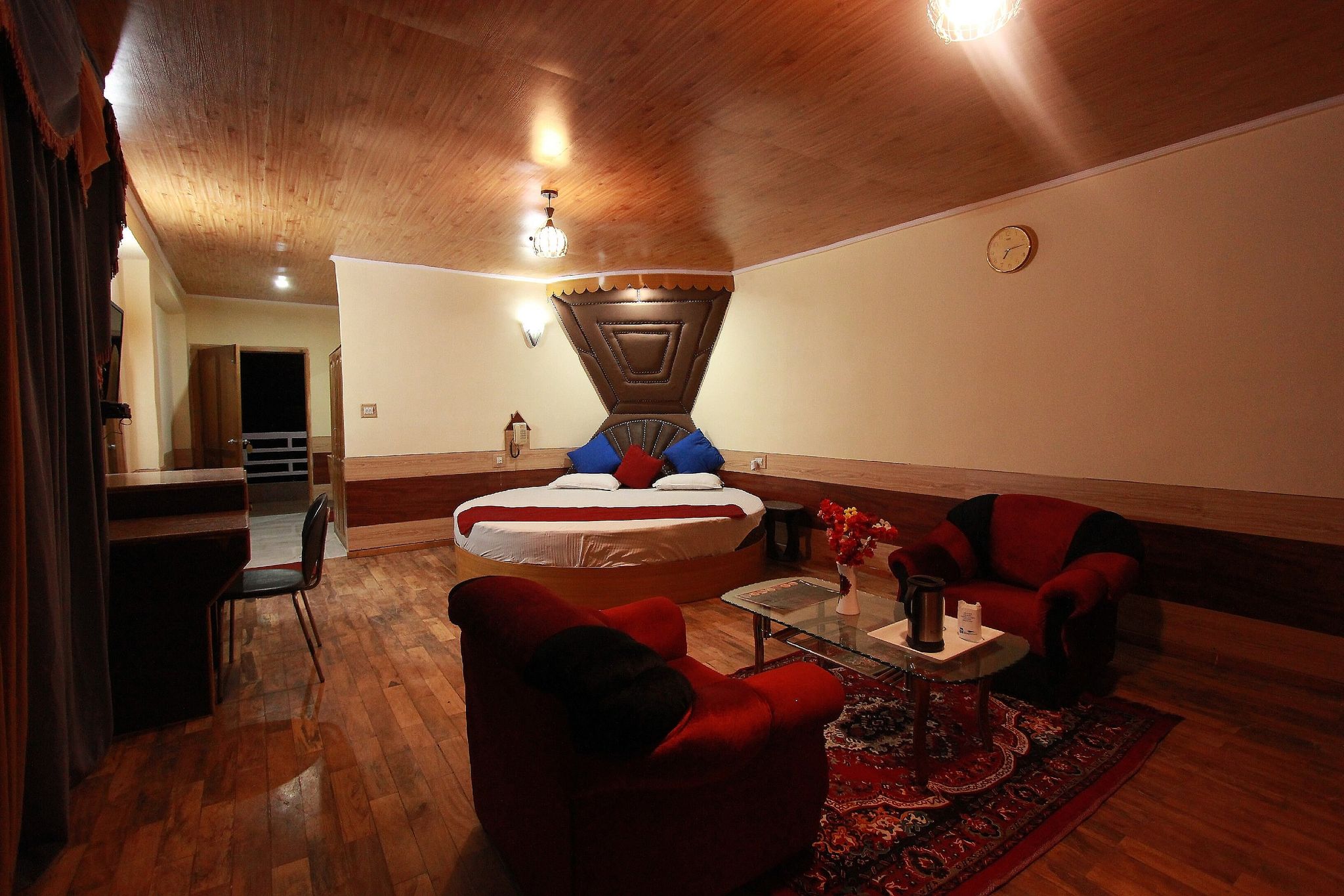 Hotel Ishaan (2 Min drive From Mall Road)