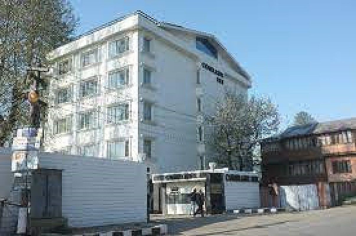 undefined Comrade Inn 8