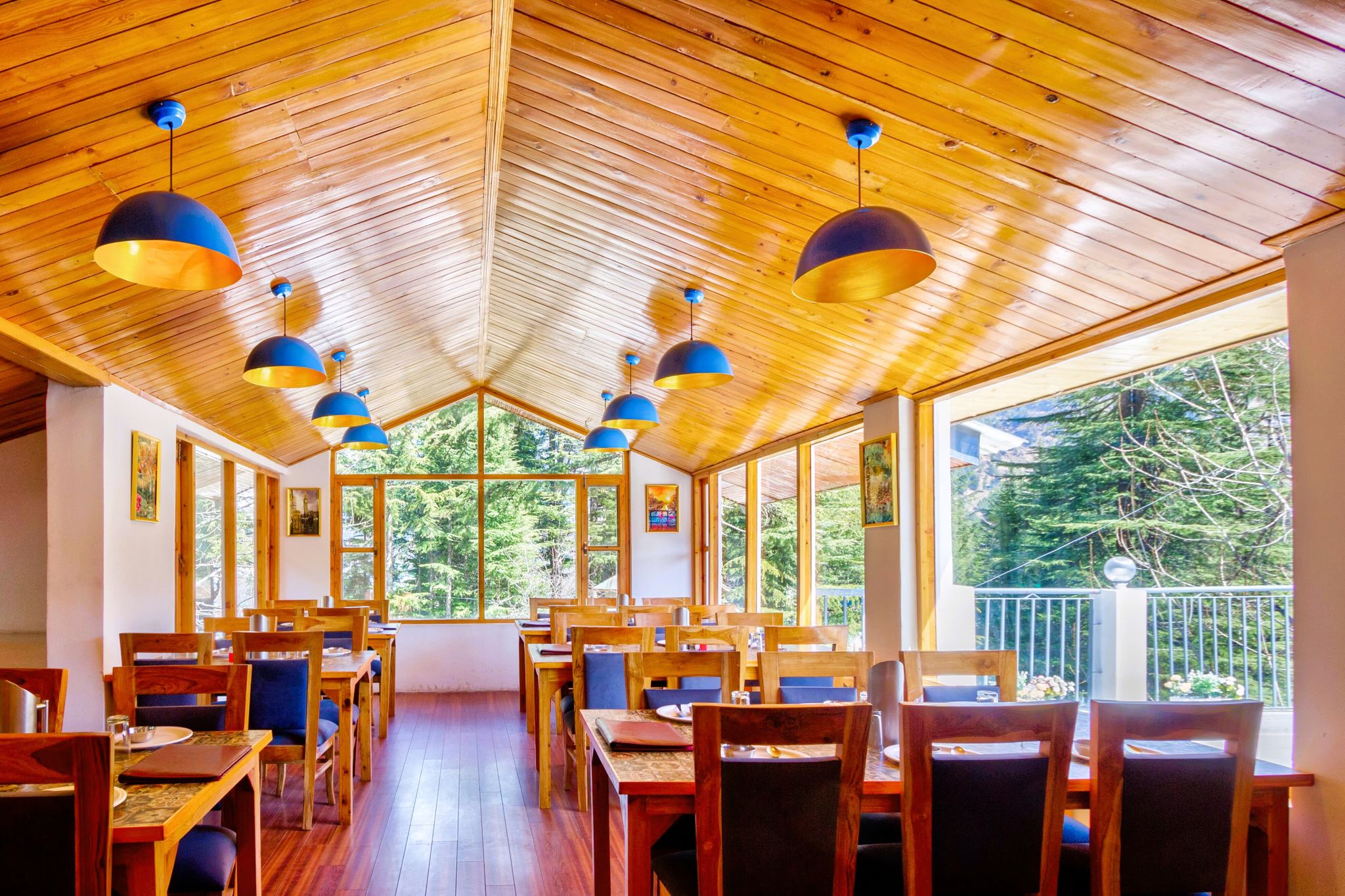 Food & Dining