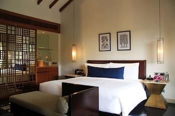 Diwa Club Premium Room With Pool View & Balcony
