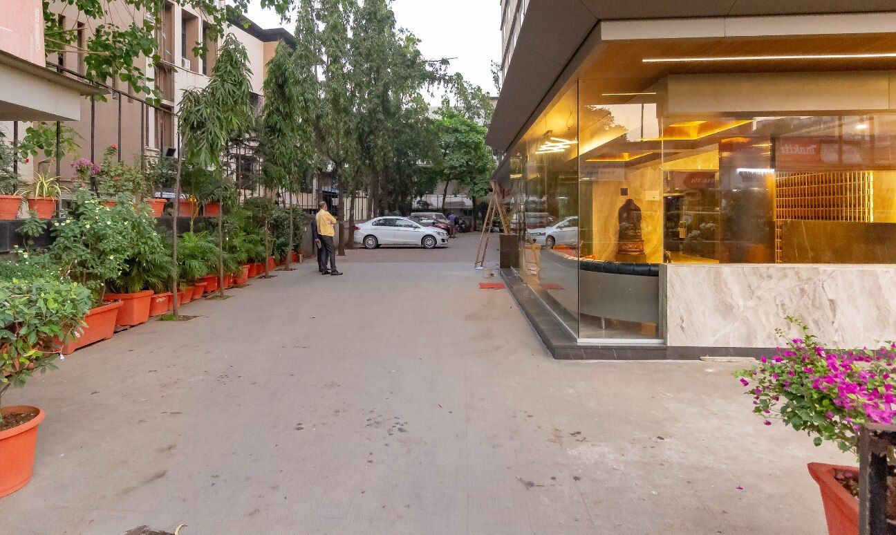undefined Hotel Silver Inn 8