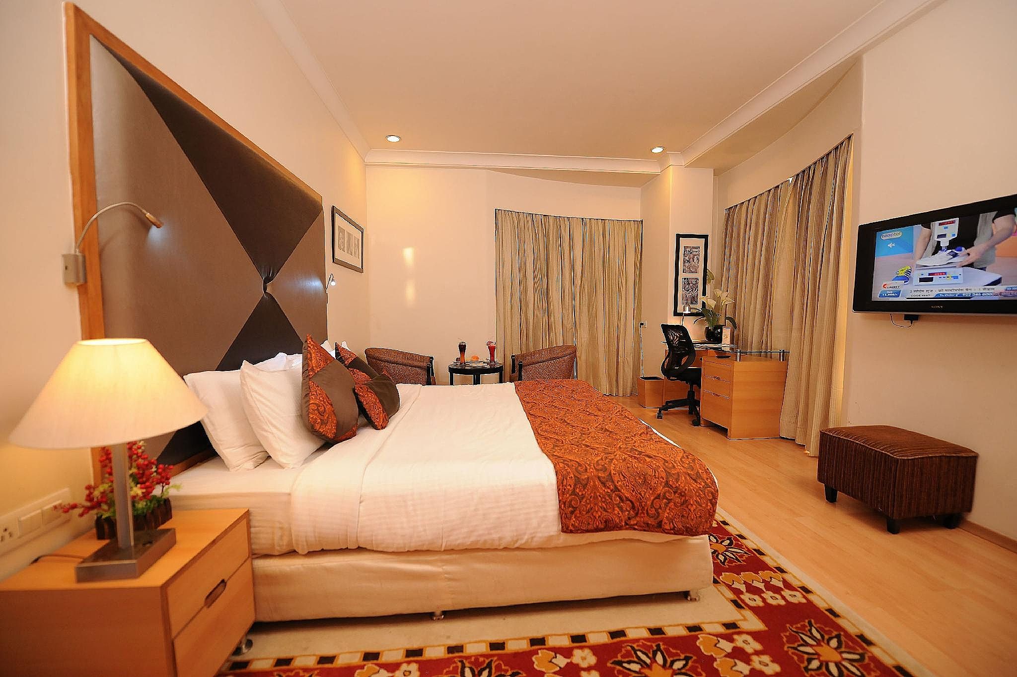 1 King Bed, Non-Smoking, Deluxe Room