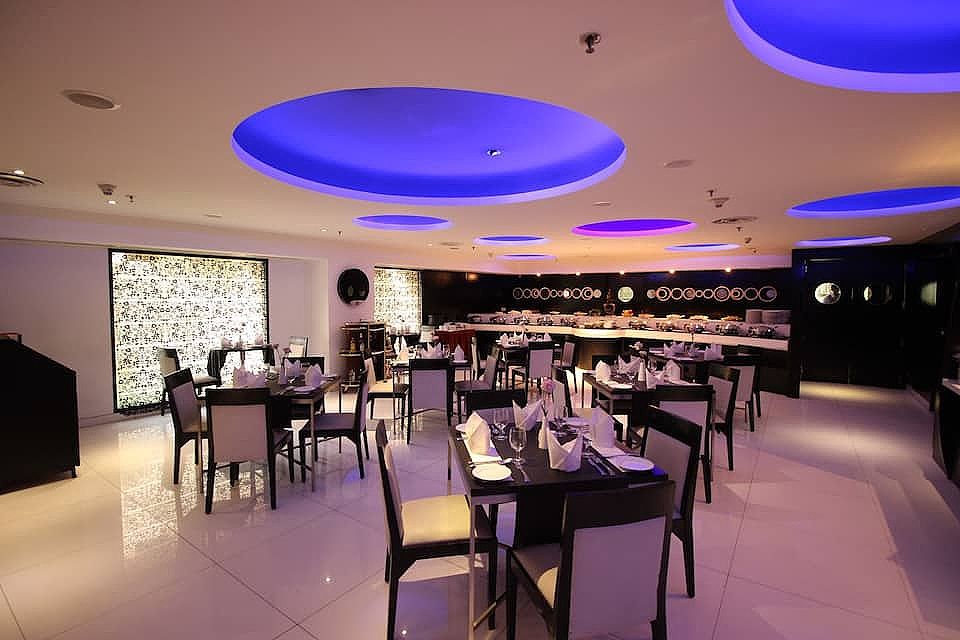 Food & Dining