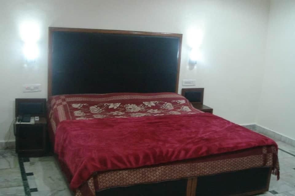 undefined Hotel International (WiFi Complimentary) 5