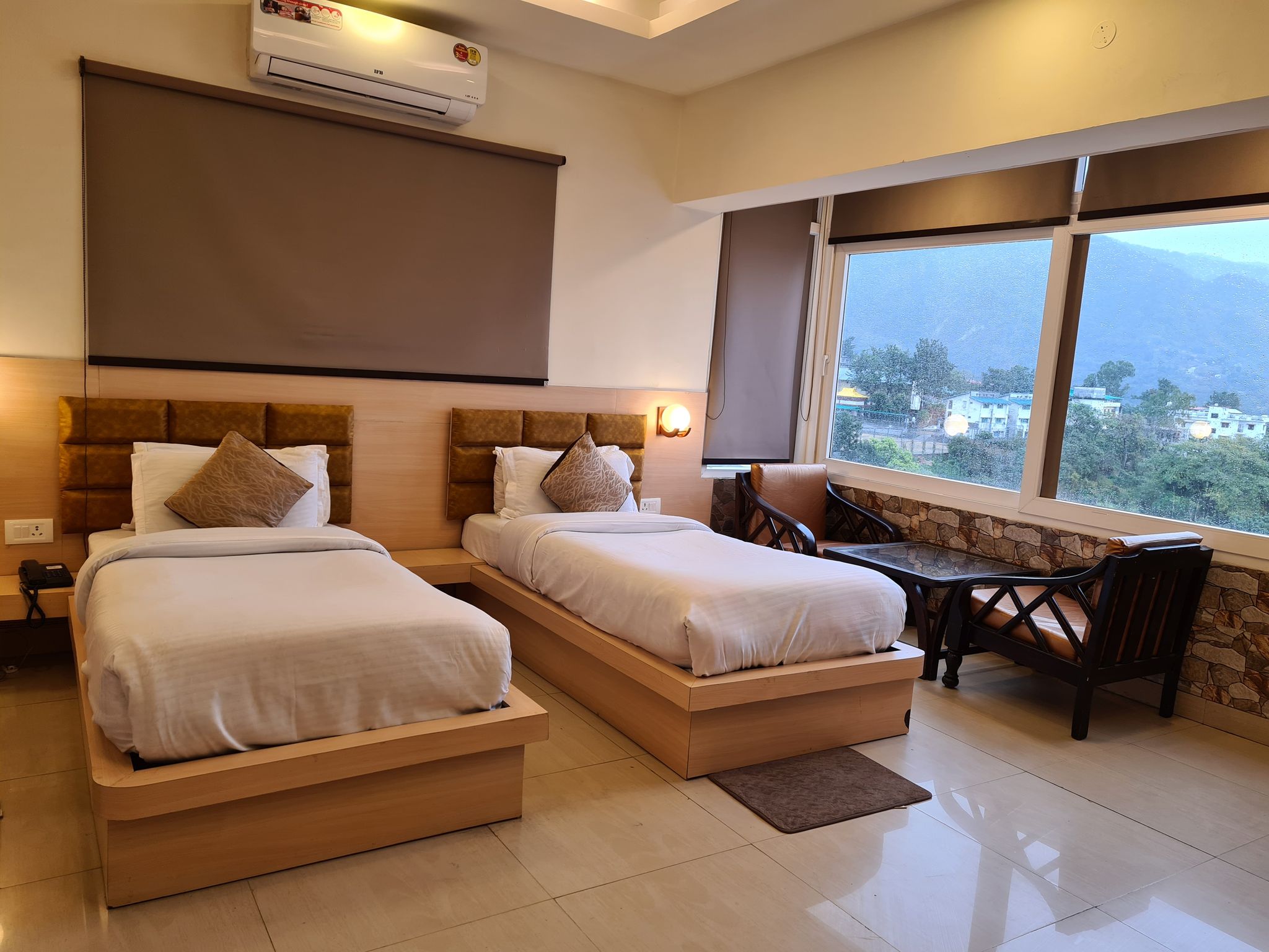 Hotel Rajpur Heights Super Deluxe Twin Room 3
