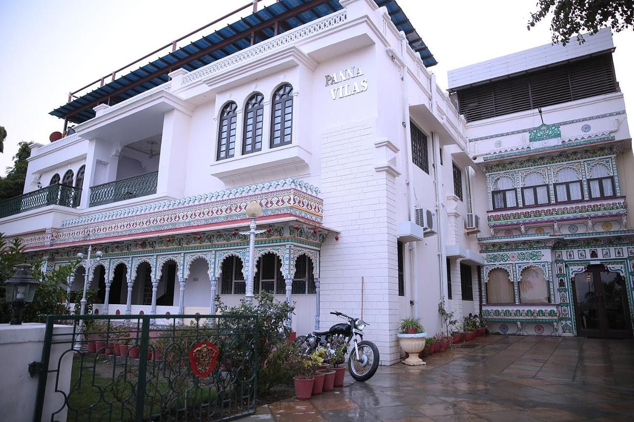 undefined Panna Vilas - A Lake Facing Boutique Hotel  9