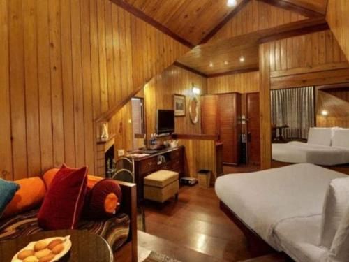 Mayfair Hill Resort Darjeeling Heritage Attic Room