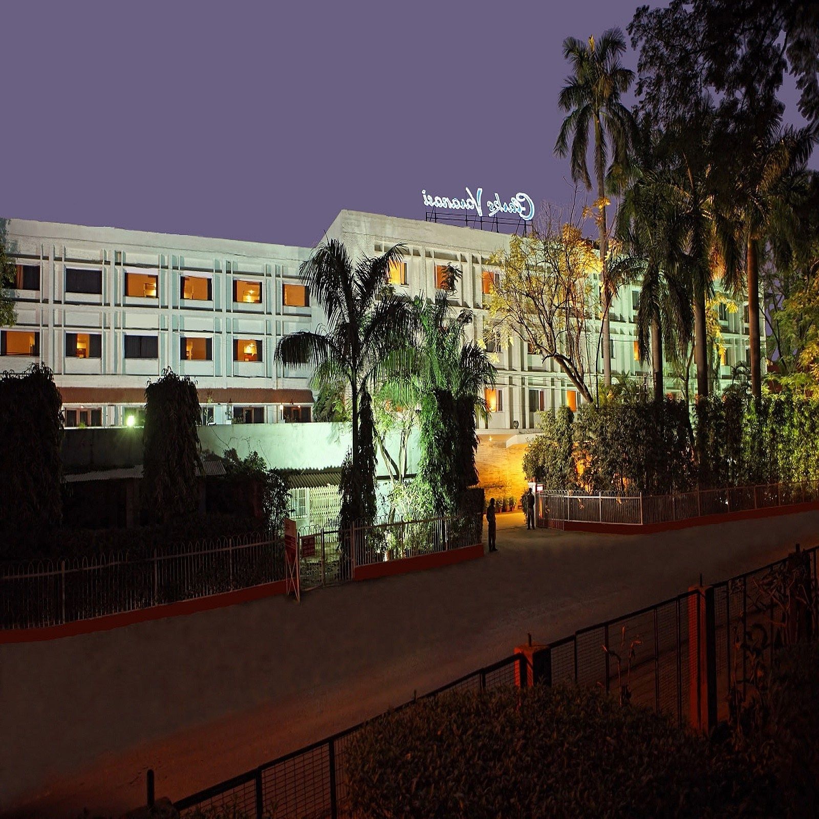 undefined Hotel Clarks Varanasi 10