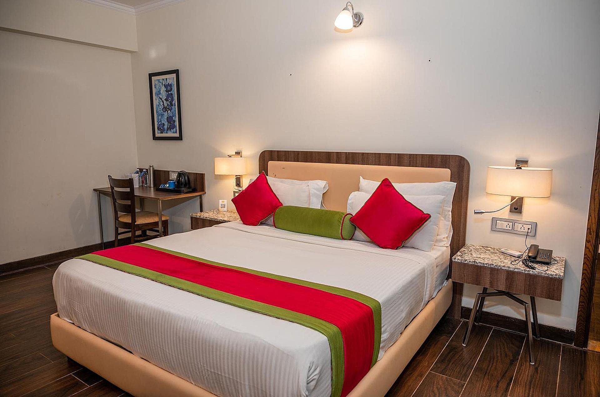 La Oasis by Meraden standard room without balcony 2