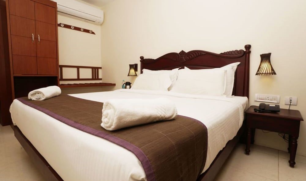 Hotel Seaface A/C Deluxe Seaview Room - First Floor