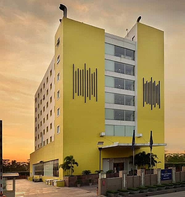 undefined Golden Tulip New Delhi - Harinagar 9