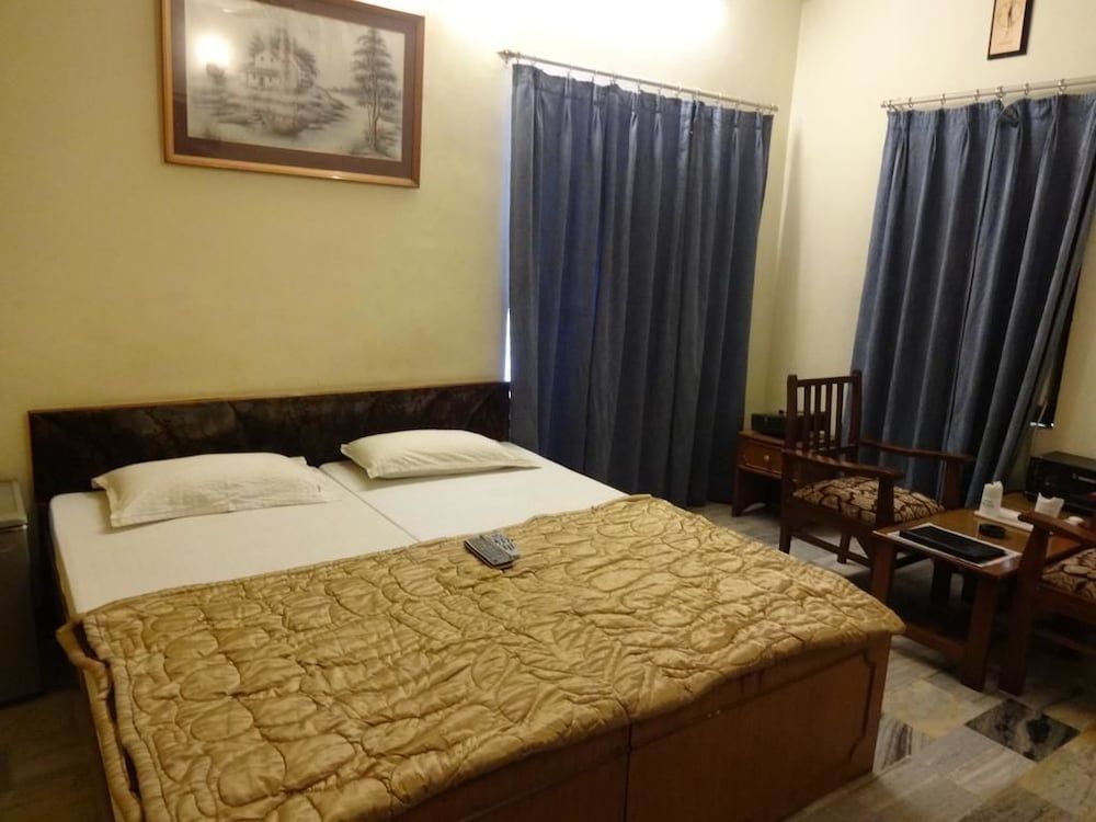 HOTEL GRACE AC DELUXE 2