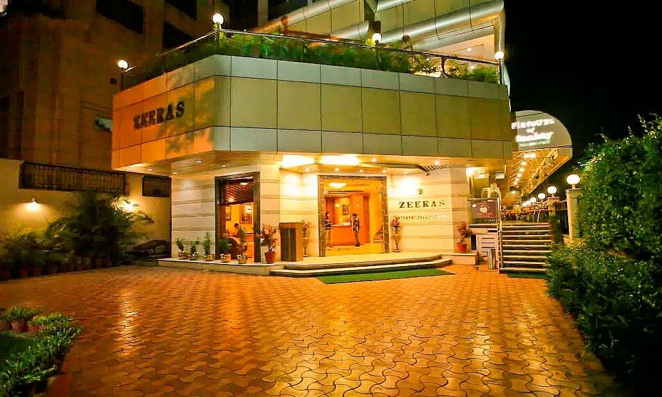 undefined Hotel Zeeras 8