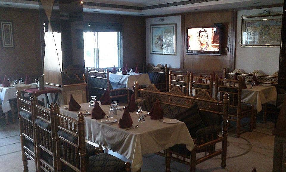 Food & Dining