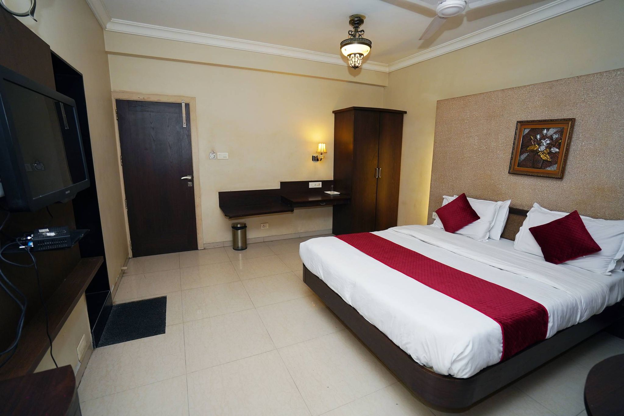 Suite Room with Bath Tub