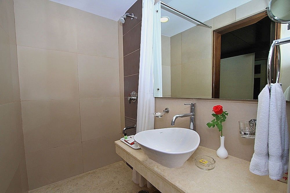 La Sara Hometel Standard Room 9