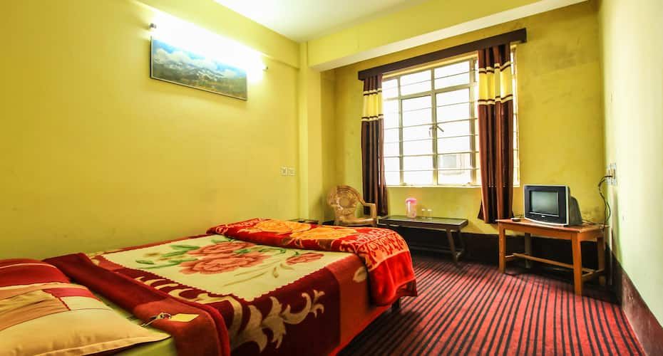 SEMI DOUBLE DELUXE ROOM