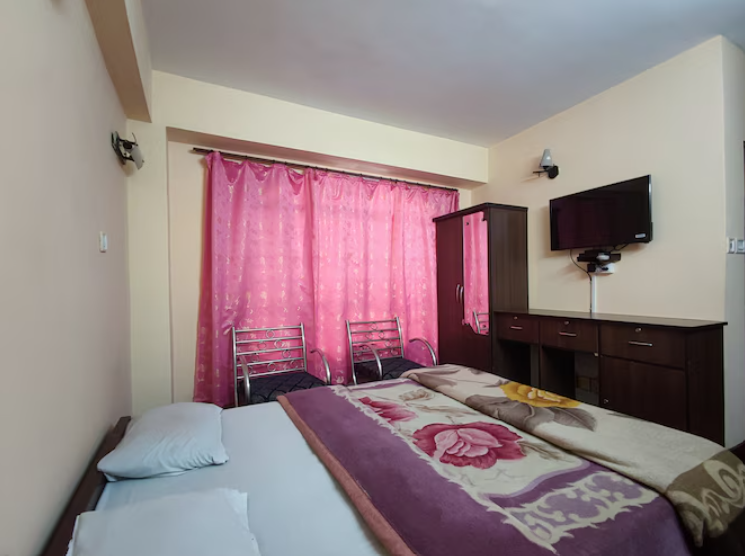 DELUXE DOUBLE ROOM