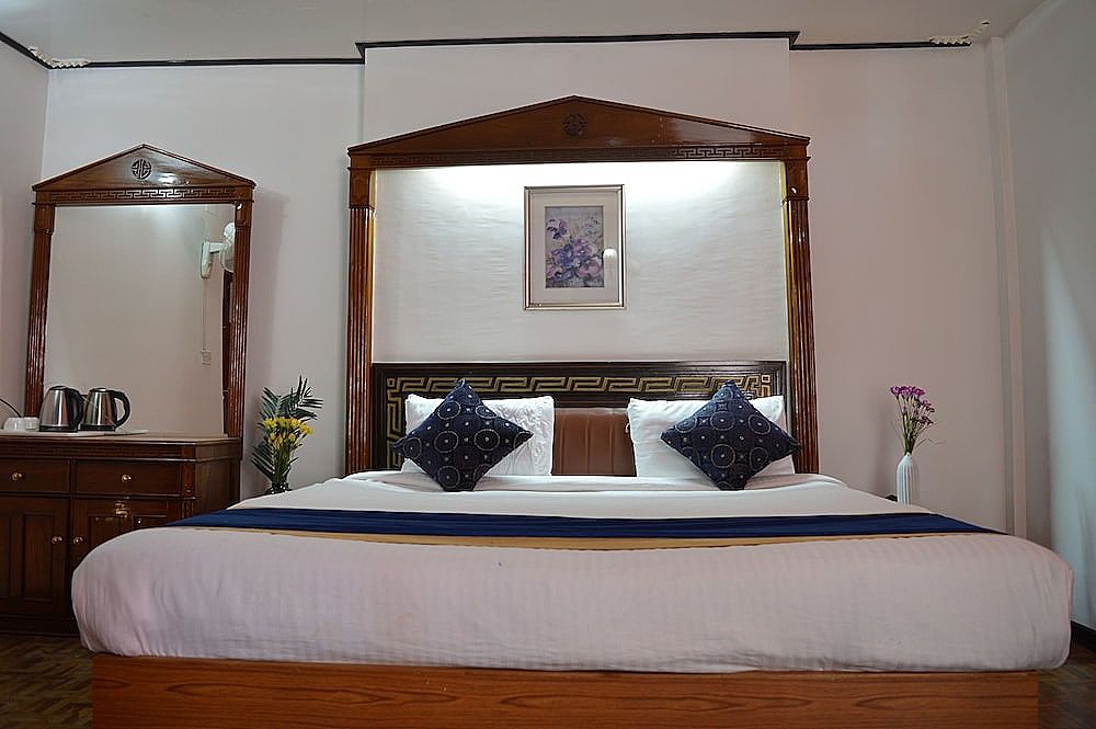 undefined Central Hill resort 10