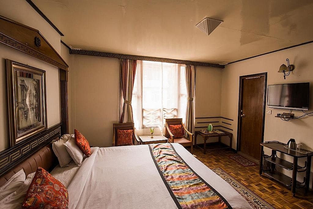 Central Hill resort Super Deluxe Room 3