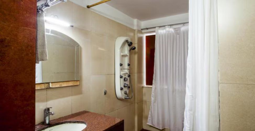 Hotel Welcome Park (walkable distance from mall road) Luxury Lake View Room 5