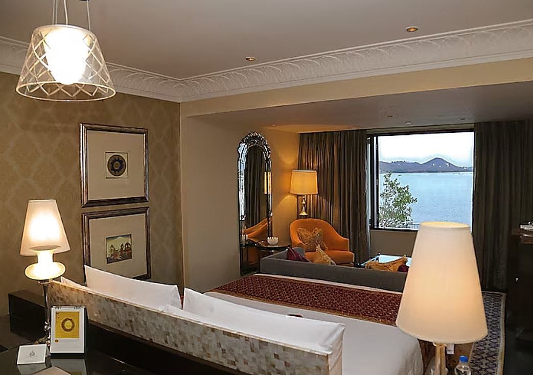 Grande Heritage Lake View Room