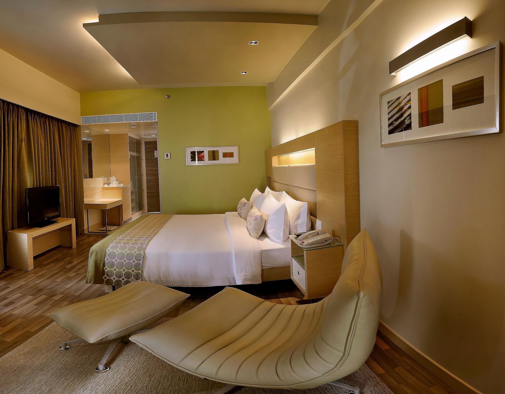 Deluxe Super Saver Rate