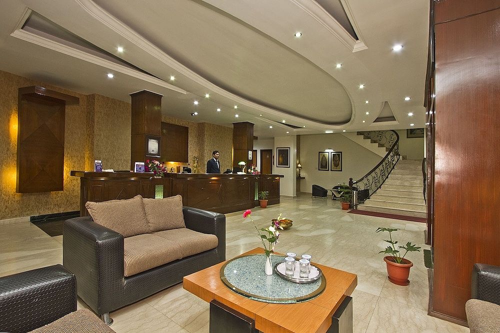 undefined Hotel Broadways Inn 2