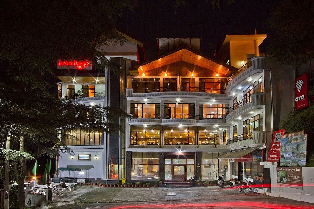 undefined Hotel Broadways Inn 10