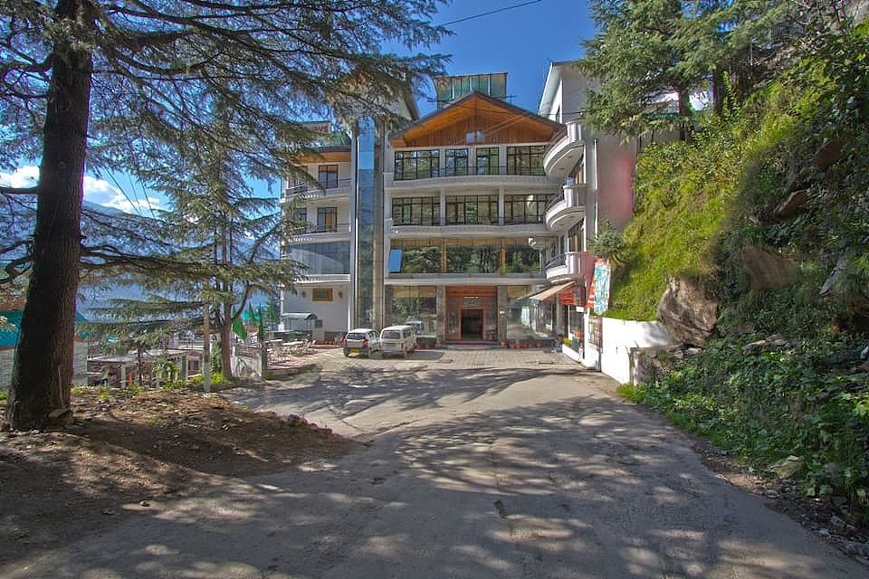 undefined Hotel Broadways Inn 6