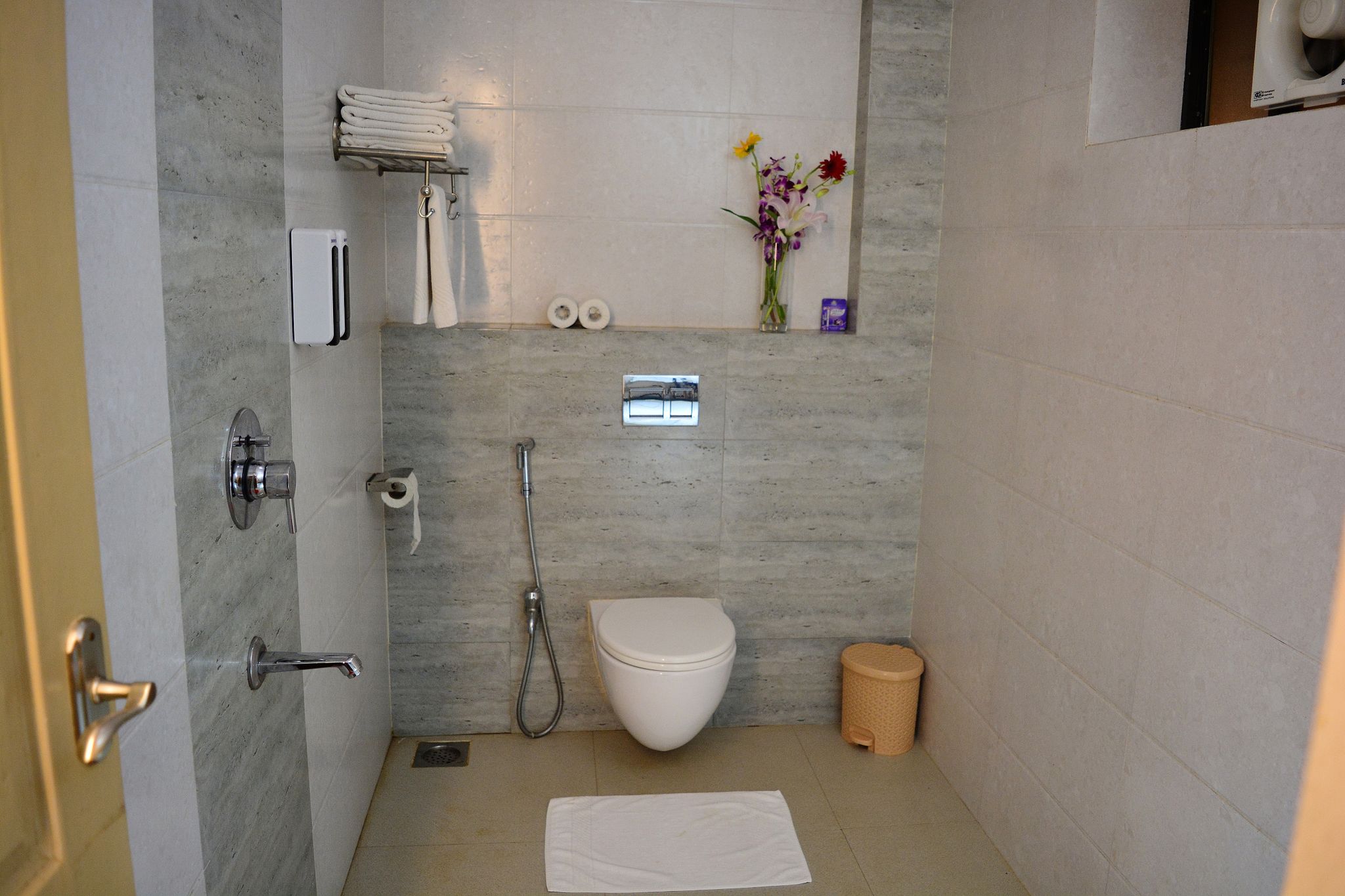 Hotel Colva Kinara A/C Deluxe Room 6