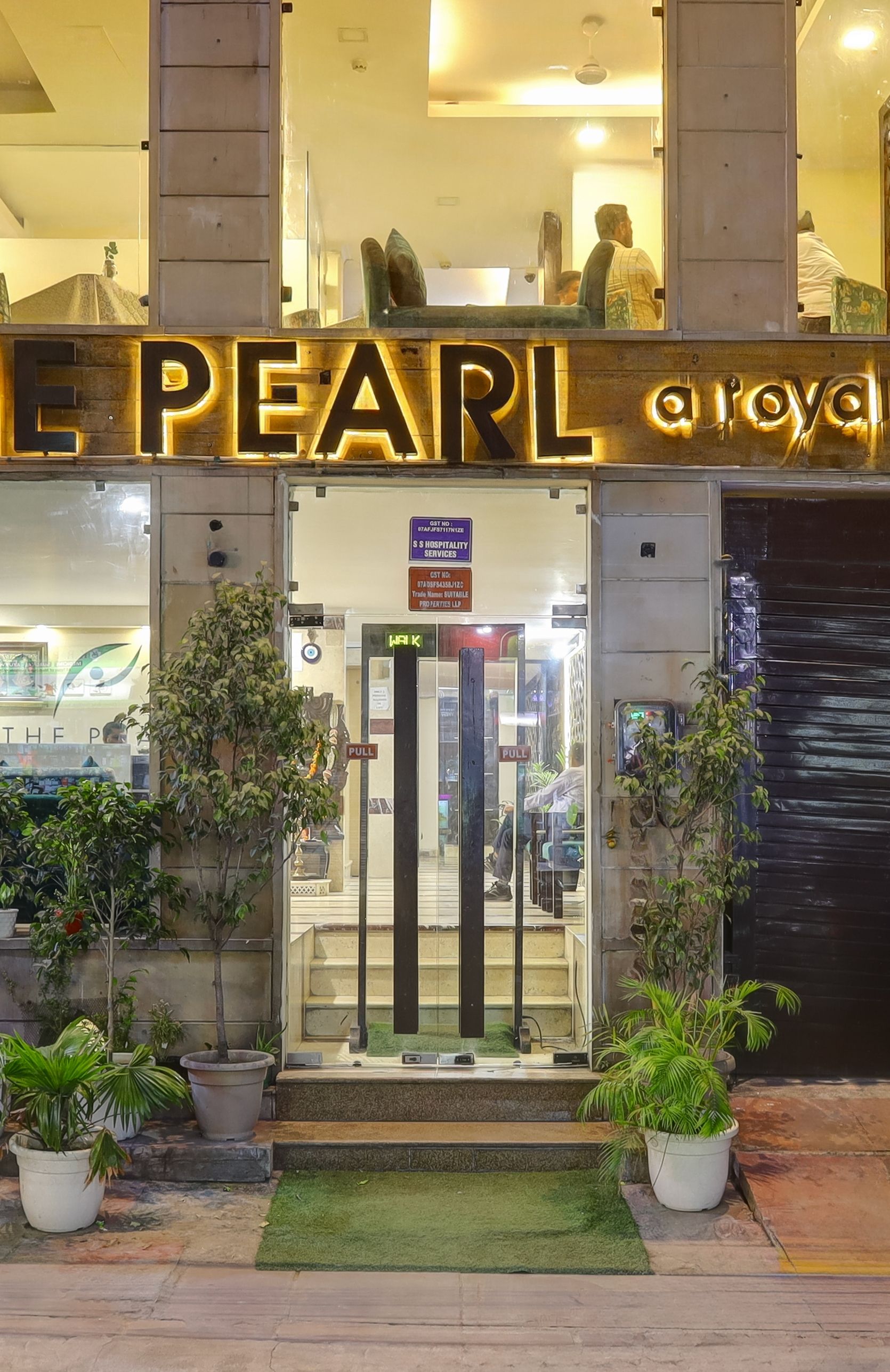 The Pearl-A Royal Residency