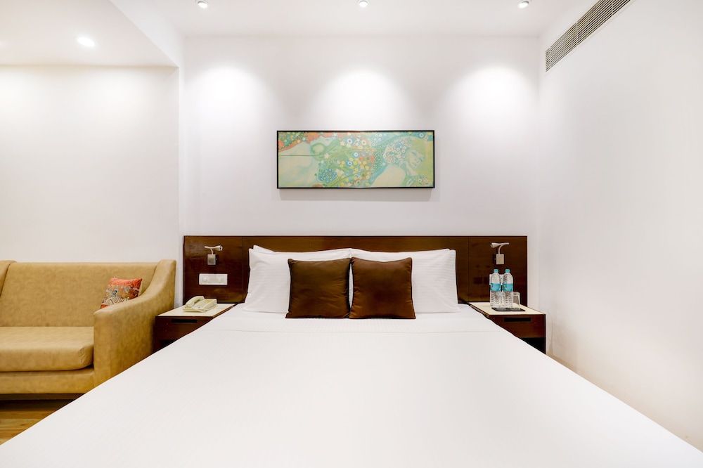 Lemon Tree Premier 1, Leisure Valley, Gurugram Superior Room 2